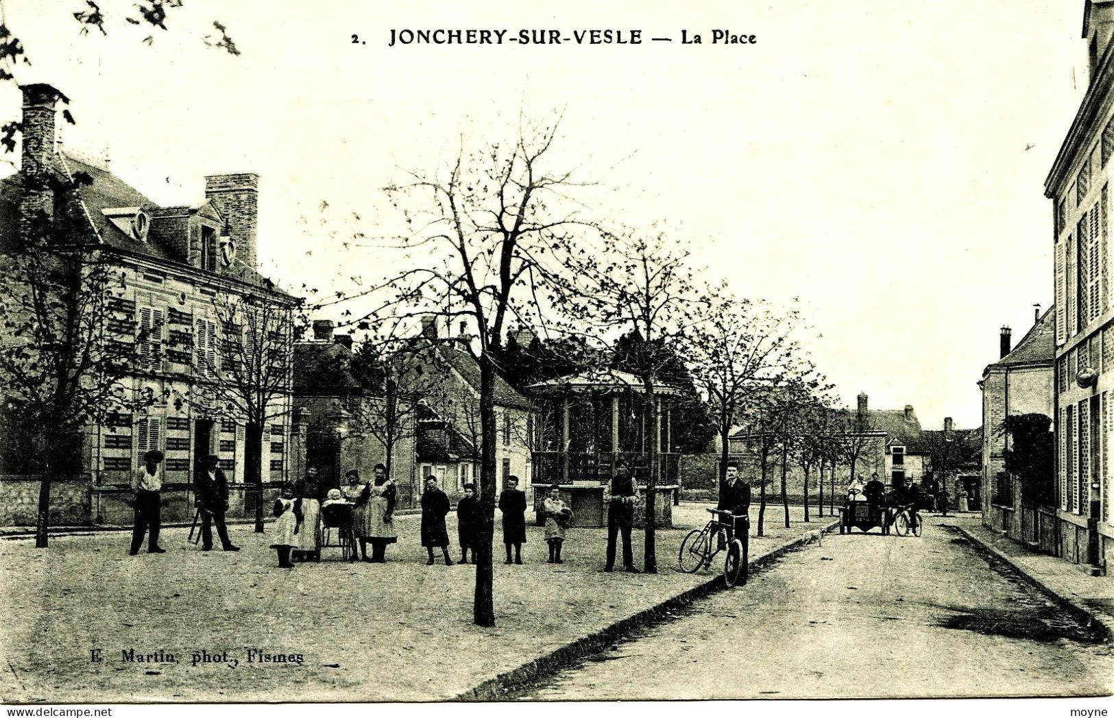 3737 - Marne - JONCHERY Sur VESLE :  LA PLACE ANIMEE   Circulée En 1915 - Jonchery-sur-Vesle