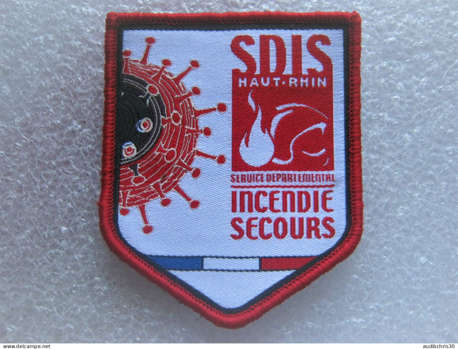 ECUSSON DES SAPEURS POMPIERS LE SDIS DU HAUT RHIN SCRATCH AU DOS - Ecussons Tissu