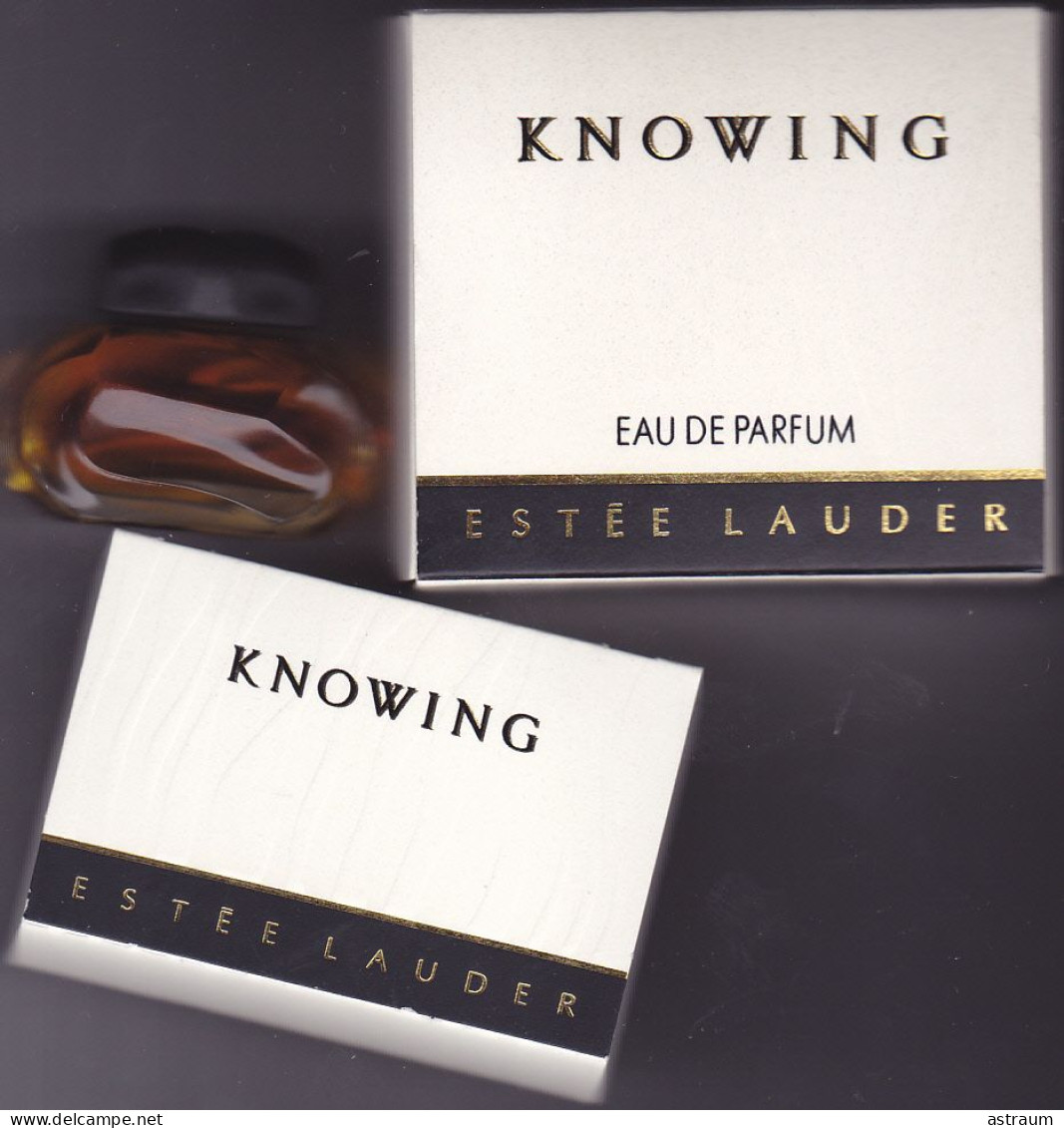 Lot 2 Miniature Vintage Parfum - Estée Lauder - EDP - Knowing - Pleine Avec Boite 3,5ml Et Tube Avec Support 1,4ml Neuf - Mignon Di Profumo Donna (con Box)