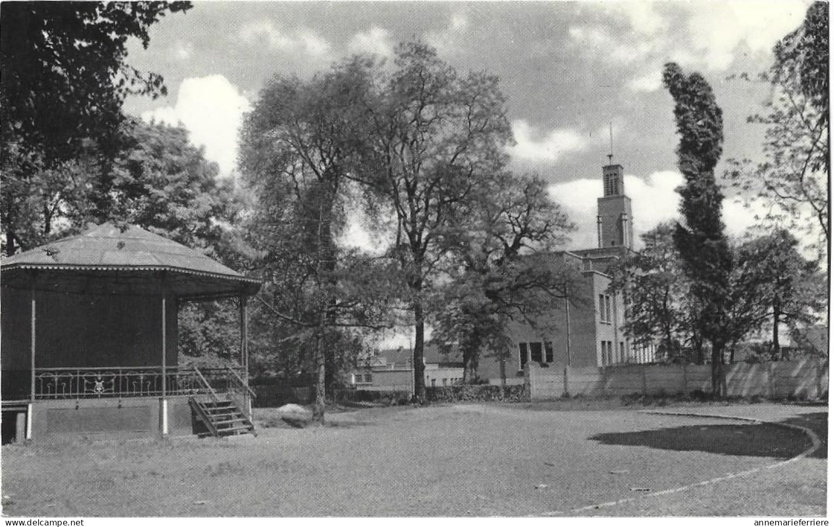 Quaregnon Parc Et Hôtel De Ville ( Kiosque ) - Quaregnon