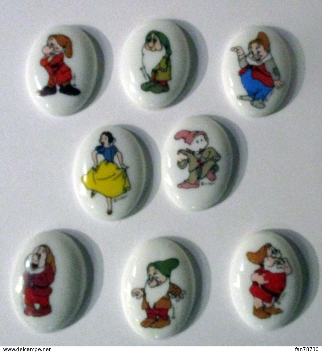 Fèves Médaillons (dragées) Blanche Neige Et Les 7 Nains 1991 - Frais Du Site Déduits - Disney