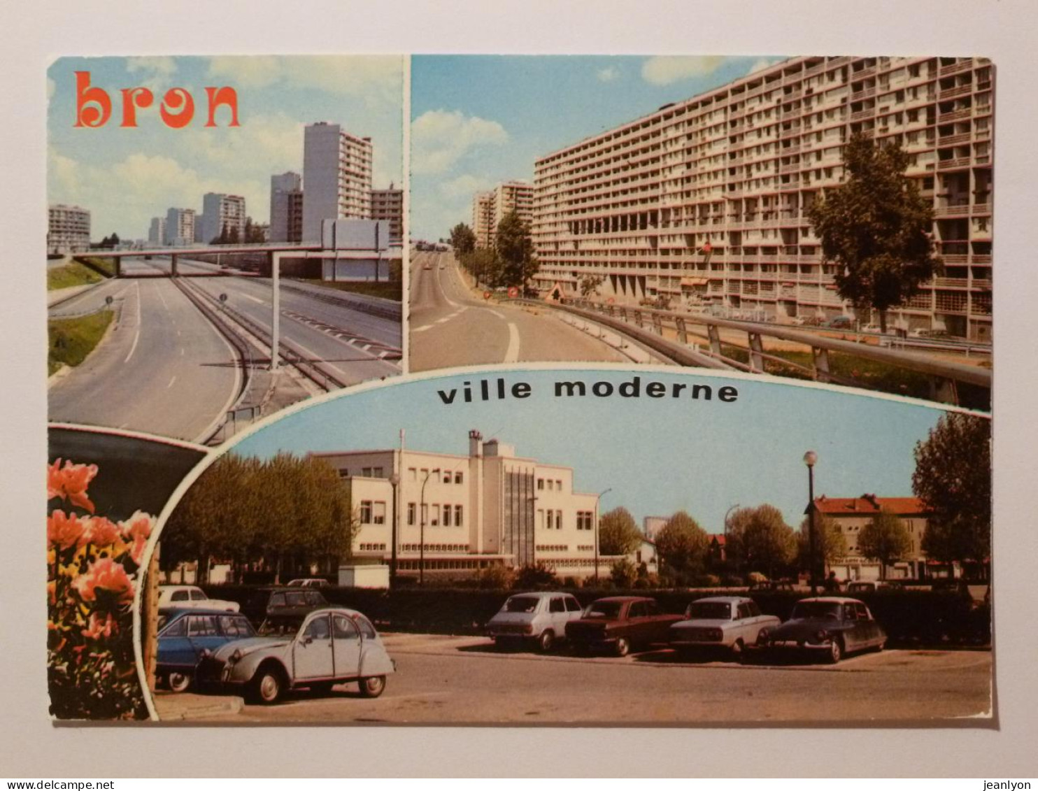 BRON (69/Rhône) - Immeuble En Bordure Du Boulevard Périphérique - Parking Avec Voitures Dont CITROEN 2 CV - Bron