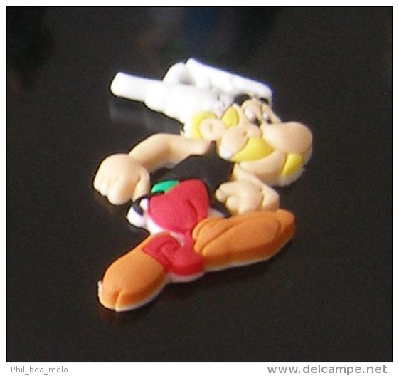 ASTERIX - FIGURINE ZAINI PENDENTIF 2014 - ASTERIX COURANT - EMBALLAGE D'ORIGINE - Asterix