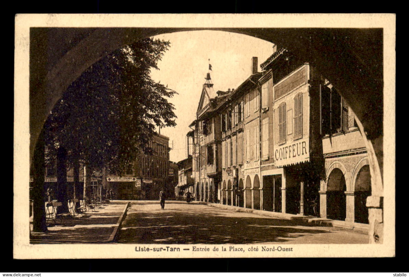 81 - LISLE-SUR-TARN - ENTREE DE LA PLACE - CAFE DU CENTRE - Lisle Sur Tarn