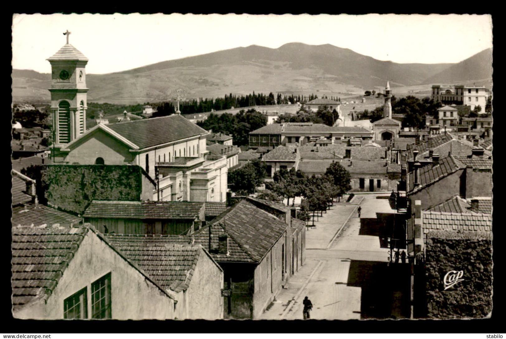 ALGERIE - SOUK-AHRAS - L'EGLISE ET LA MOSQUEE - Souk Ahras