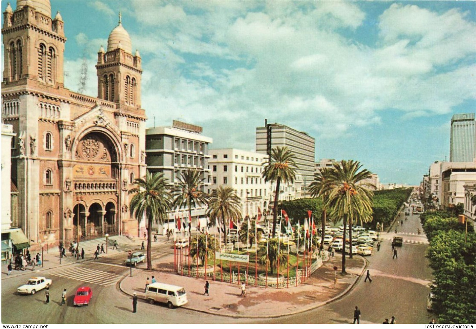 TUNISIES - Tunis - Vue Sur L'avenue Bouguiba - Colorisé - Carte Postale - Tunesië