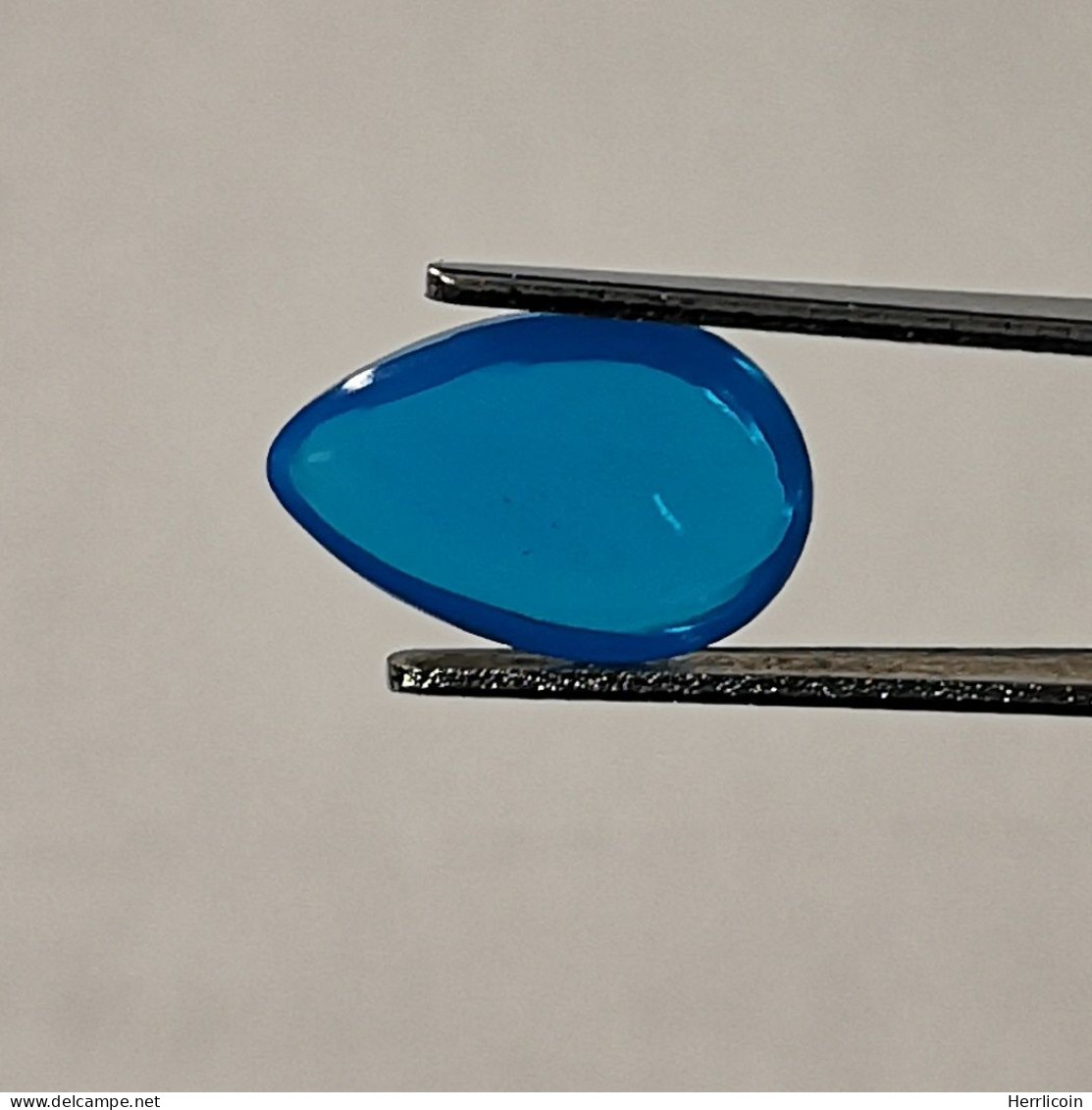 Opale Bleue Éthiopienne: 1.48 Carats | Cabochon Poire | Traitée - Opale