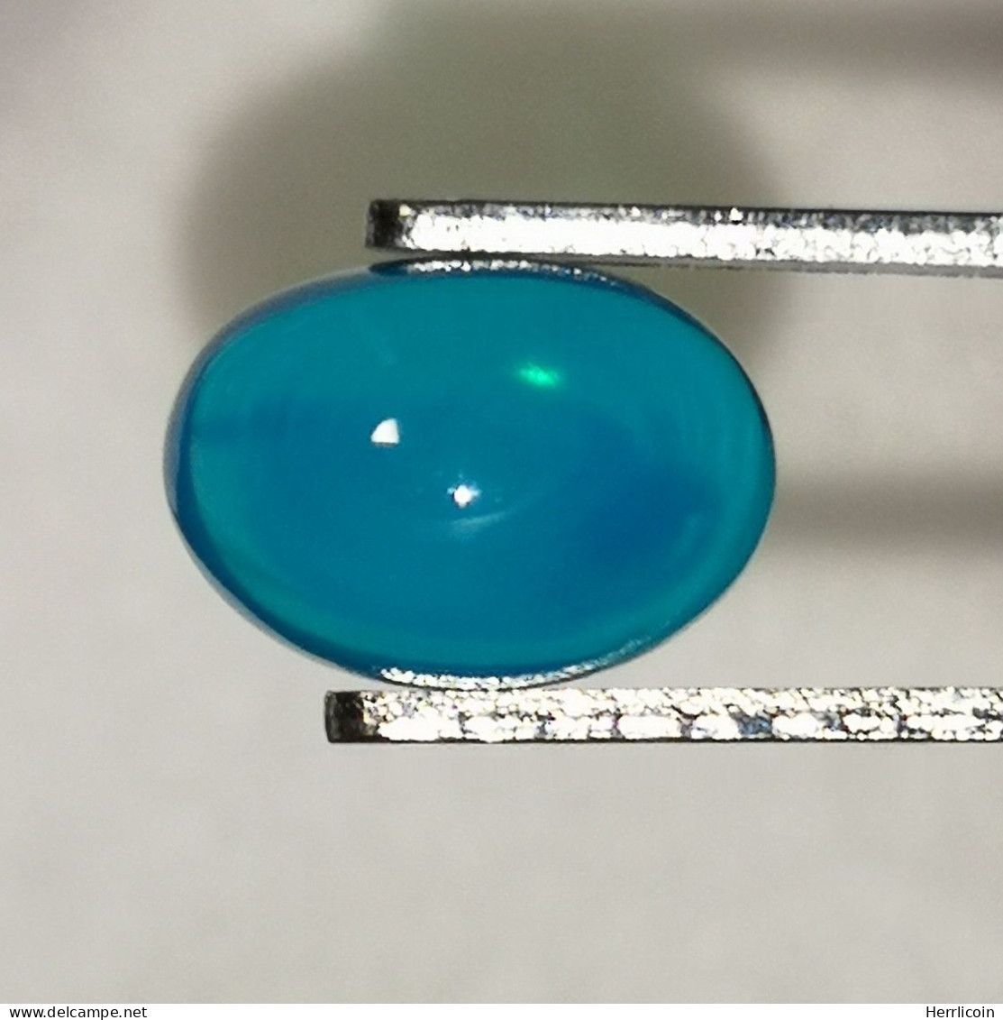 Opale Commune Bleue Éthiopienne: 0.89 Carat | Cabochon | Traitée - Opal