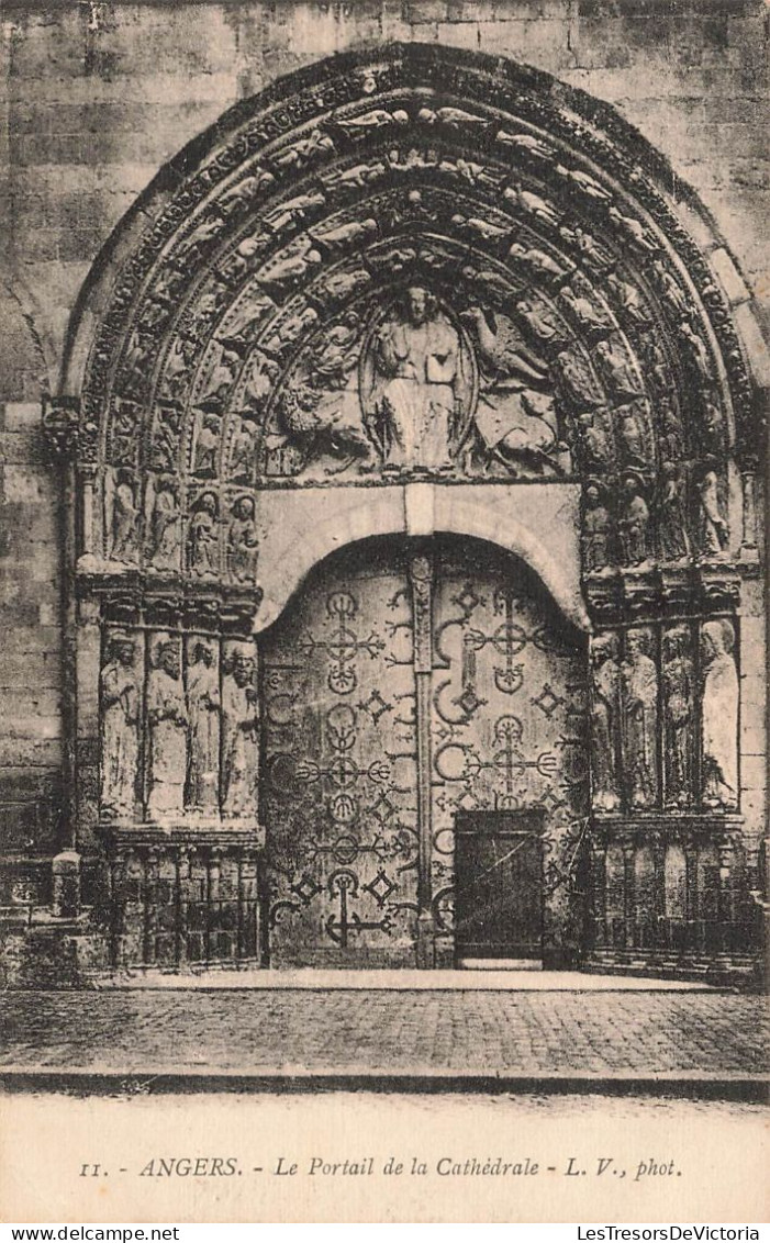 FRANCE - Angers - Vue Sur Le Portail De La Cathédrale - L.V - Carte Postale Ancienne - Angers