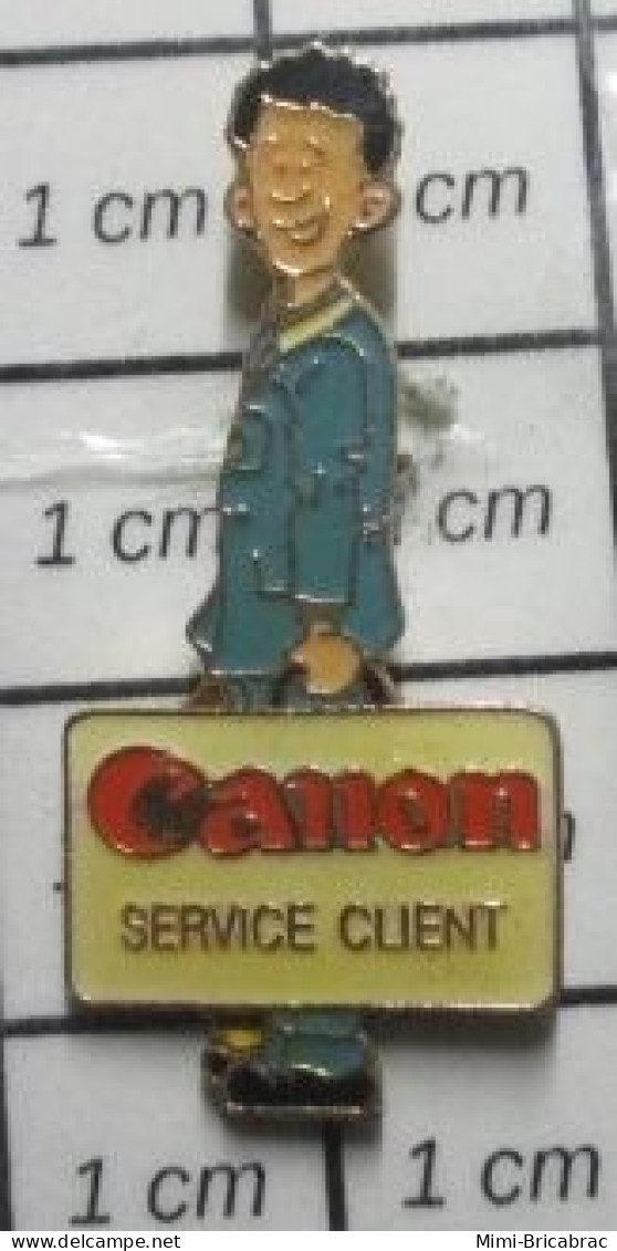 221 Pin's Pins / Beau Et Rare / INFORMATIQUE / CANON SERVICE CLIENT VRP AVEC ATTACHE-CASE - Informatique