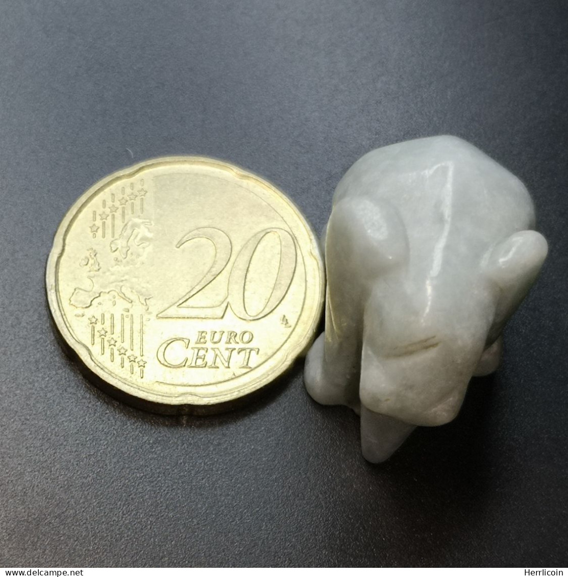 Éléphant En Jadéite Thaïlande: 51.98 Carats | Sculpté à La Main | Vert Opaque - Autres & Non Classés