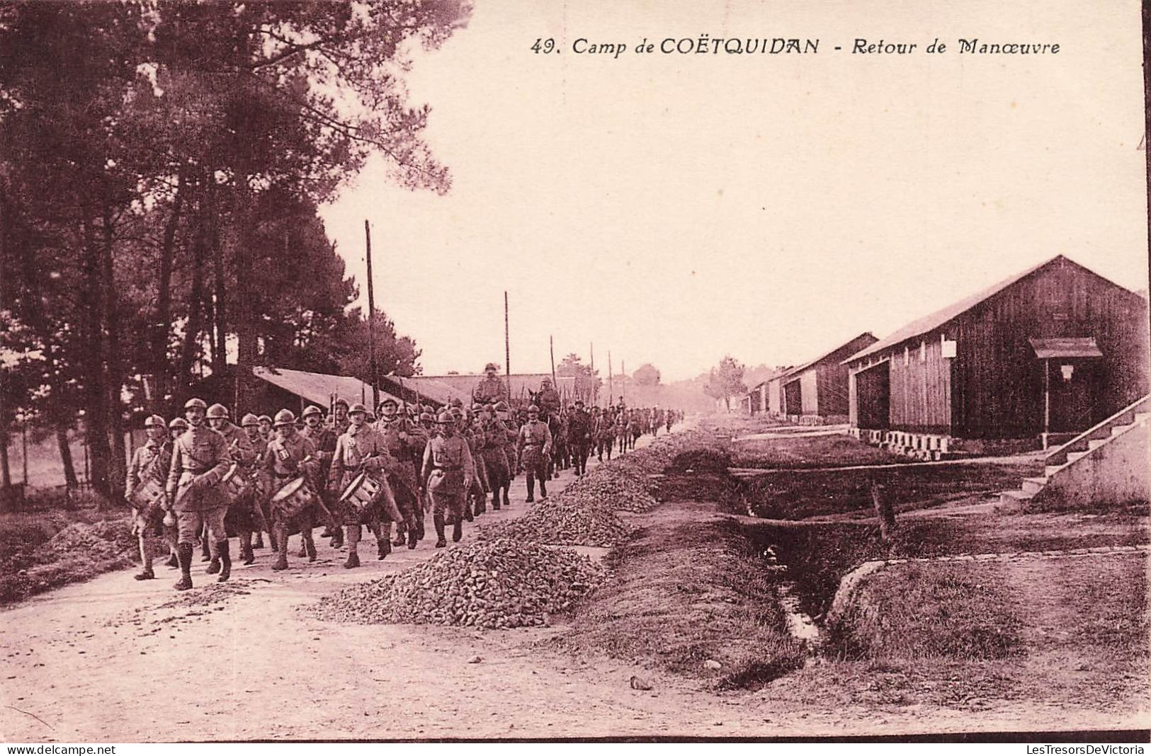 MILITARIA - Camp De Coëtquidan - Retour De Manoeuvre -  Carte Postale Ancienne - Autres & Non Classés