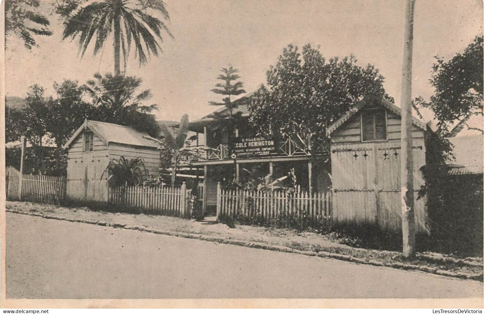 Nouvelle Calédonie - Ecole Remington   - Carte Postale Ancienne - Nieuw-Caledonië