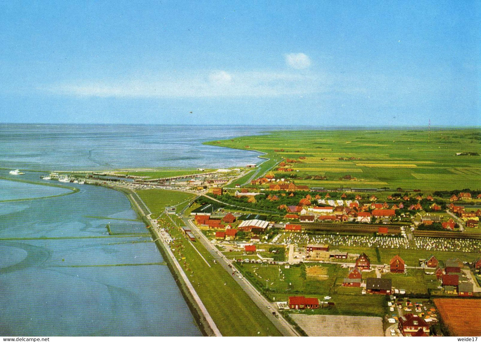 05457 - NORDEN-NORDDEICH - Blick Auf Den Ort, Den Deich Und Den Fährhafen - Norden