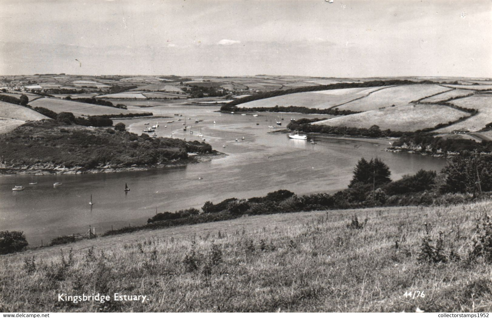 DEVON, KINGSBRIDGE ESTUARY, BOATS, ENGLAND, UNITED KINGDOM, POSTCARD - Clovelly