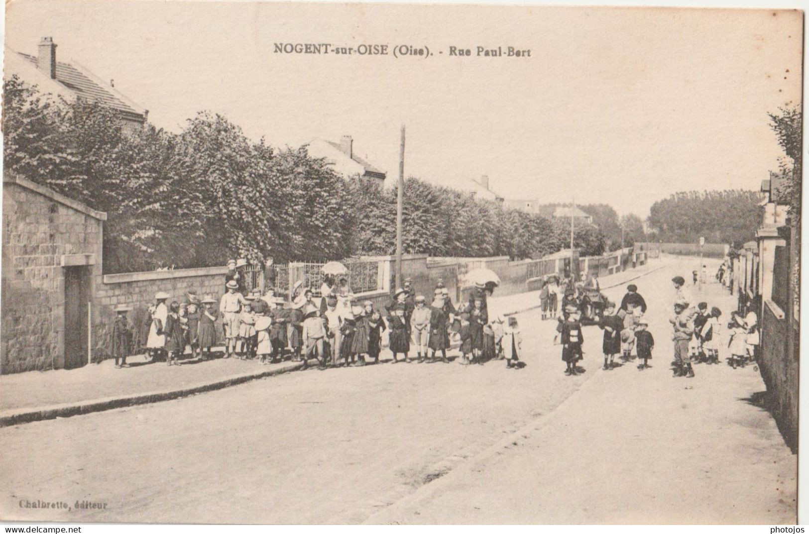 CPA Nogent Sur Oise (60) Tout Le Monde Est Bien Aligné ! Je Déclenche ! Rue Paul Bert  Ed Chalbrette - Nogent Sur Oise