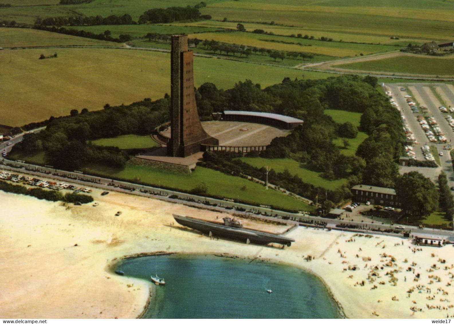 05471 - Ostseebad LABOE - Blick Auf Das Marine-Ehrenmal Und Das U-Boot U 995 (2) - Laboe