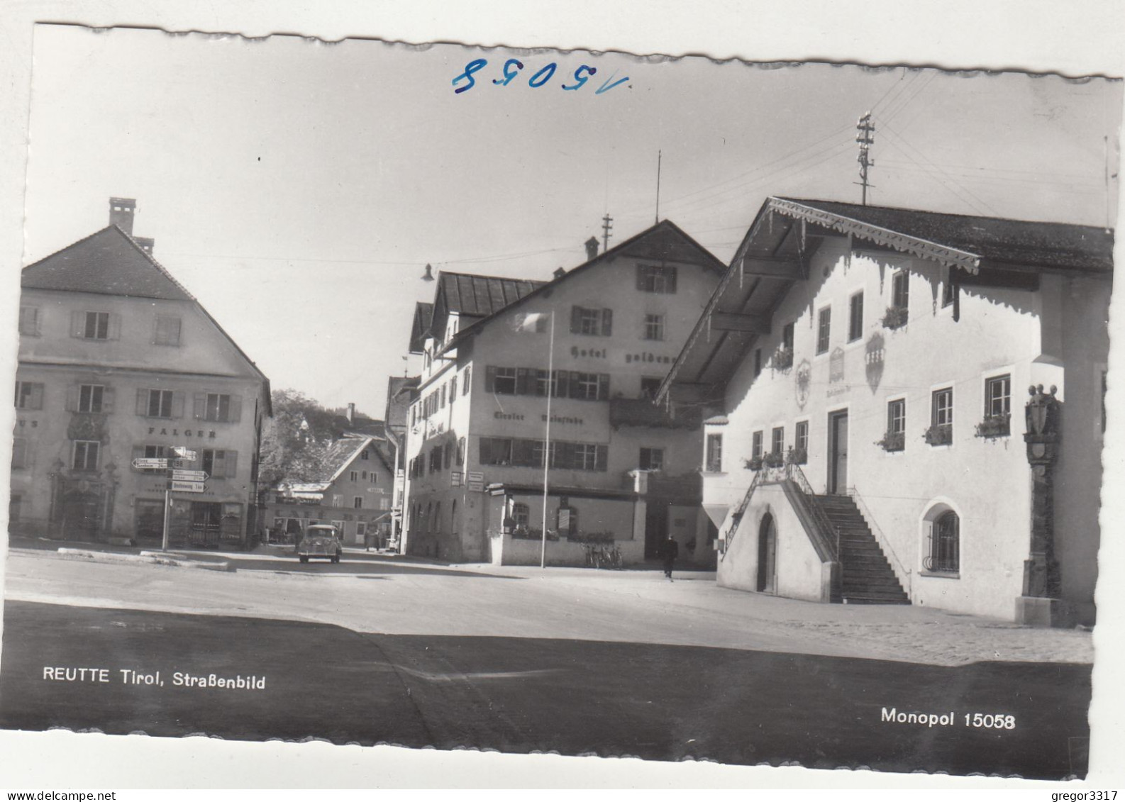 E4487) REUTTE In Tirol - Straßenbild Mit Gasthaus FALGER U. Hotel Mit Altem AUTO - Tolle FOTO AK - Reutte