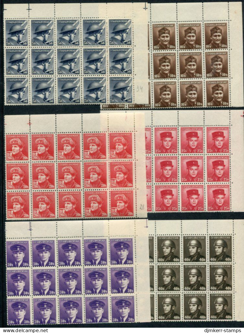 CZECHOSLOVAKIA 1945 Military Heroes  Blocks Of 15 MNH / **.  Michel 439-54 - Neufs