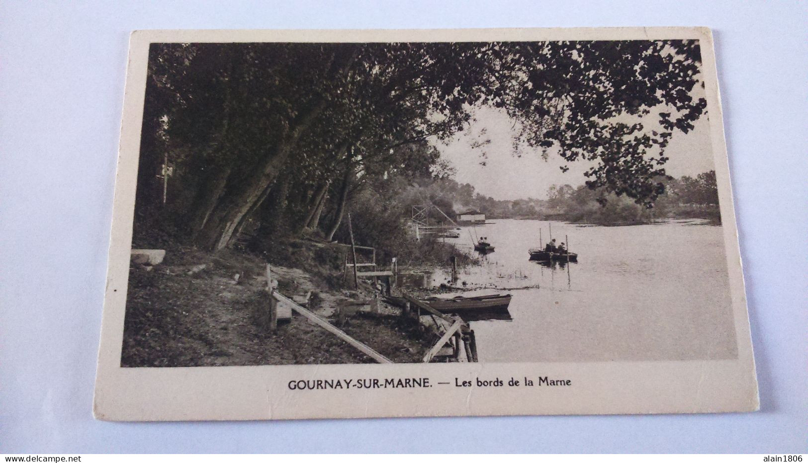 Carte Postale Ancienne ( GG7 ) De Gournay Sur Marne , Les Bords De La Marne ( Pli Sur La Carte ) - Gournay Sur Marne
