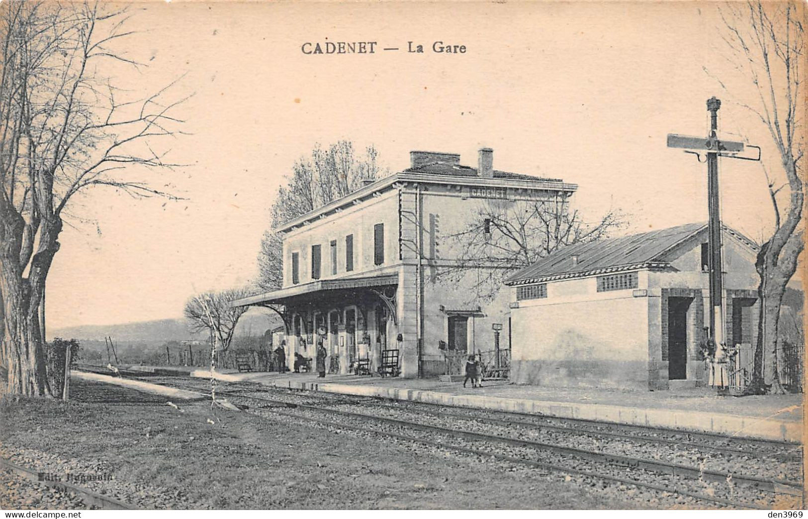 CADENET (Vaucluse) - La Gare - Voie Ferrée - Voyagé 1927 (2 Scans) Tassel, 11 Rue De La Croix-Faubin à Paris 11e - Cadenet