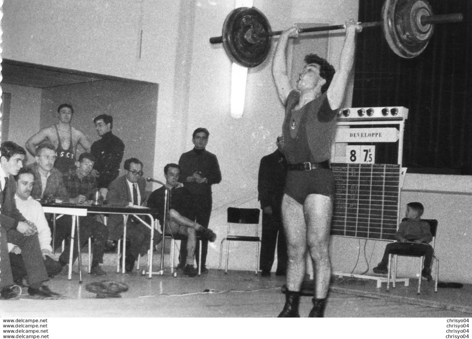 73x   Photo Halterophilie Halterophile Lors D'un Concours - Weightlifting