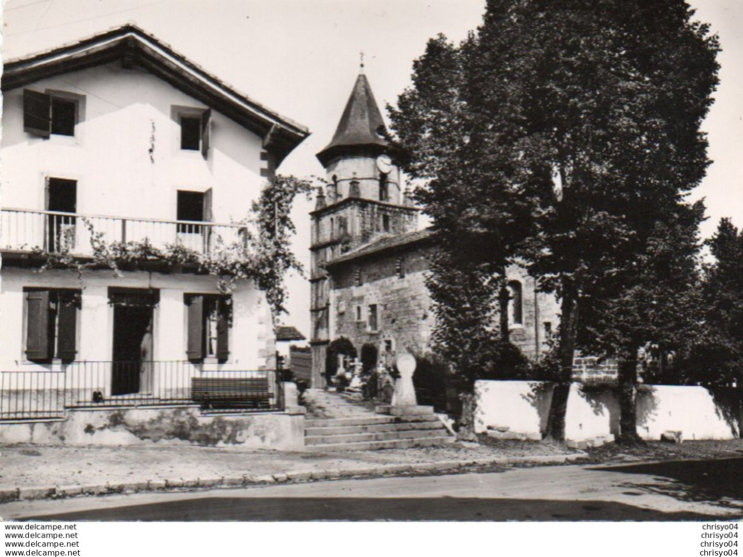 88Sv   64 Ainhoa Eglise Et Stéle Basque En TBE - Ainhoa