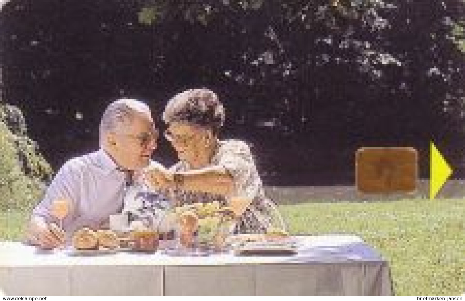 Telefonkarte Kroatien, Älteres Paar Beim Früh  Im Garten, 50 - Non Classés