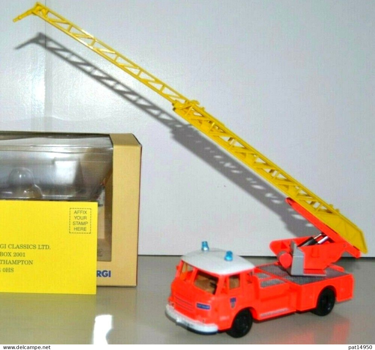 PAT14950 CAMION SAVIEM JL  GRANDE ECHELLE POMPIERS De MEAUX  -  CORGI HERITAGE 1/50 - Camions, Bus Et Construction