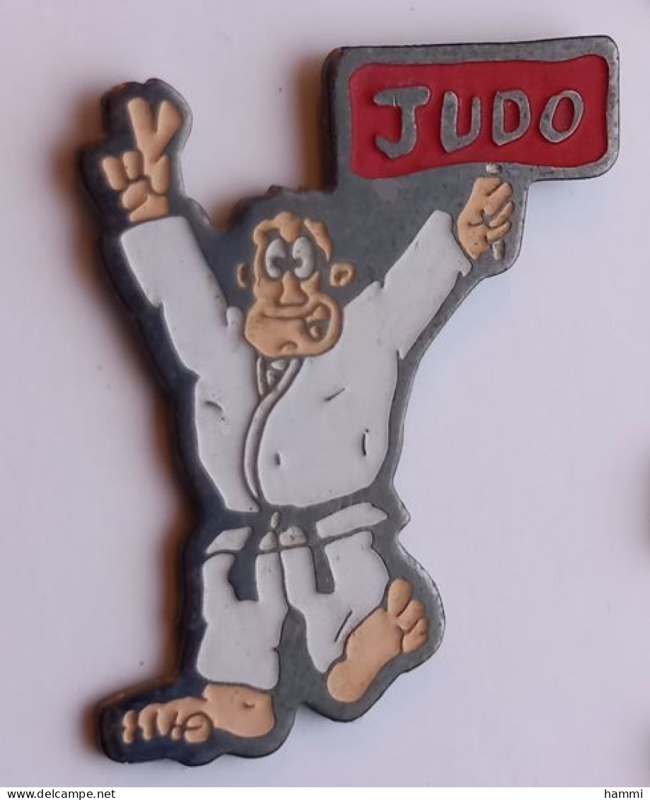 SP309 Pin's Judo Personnage Comique Achat Immédiat - Judo