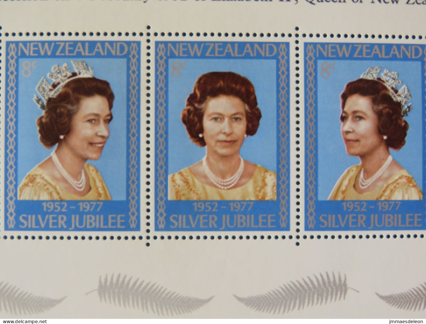 New Zealand 1977 Queen Silver Jubilee Sheet - Mint - Unused Stamps