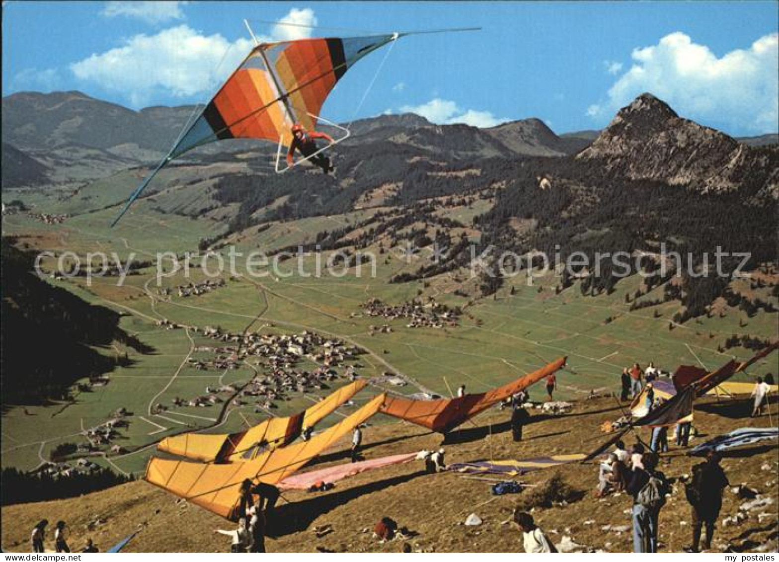 72517295 Drachenflug Drachenfliegerstartplatz Tannheim Tirol Neunerkoepfle  Flug - Fallschirmspringen