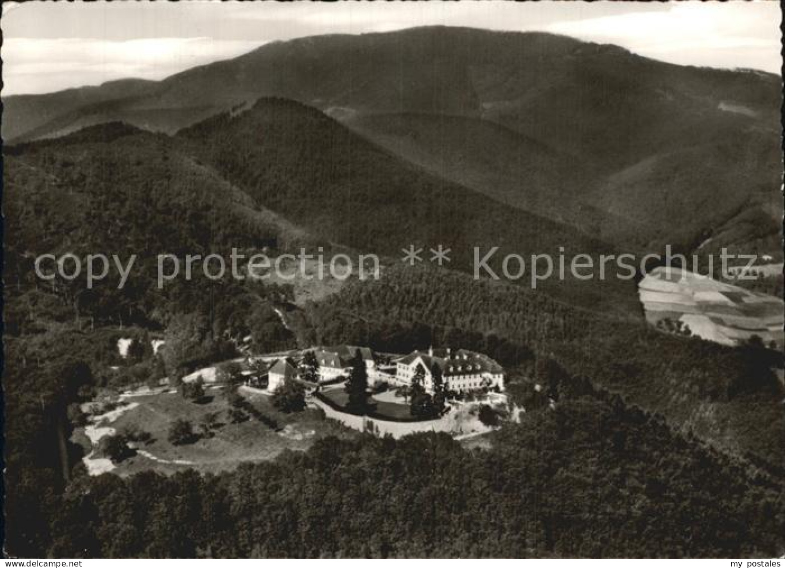 72511944 Schloss Buergeln Fliegeraufnahme Mit Hochblauen Buergeln - Kandern