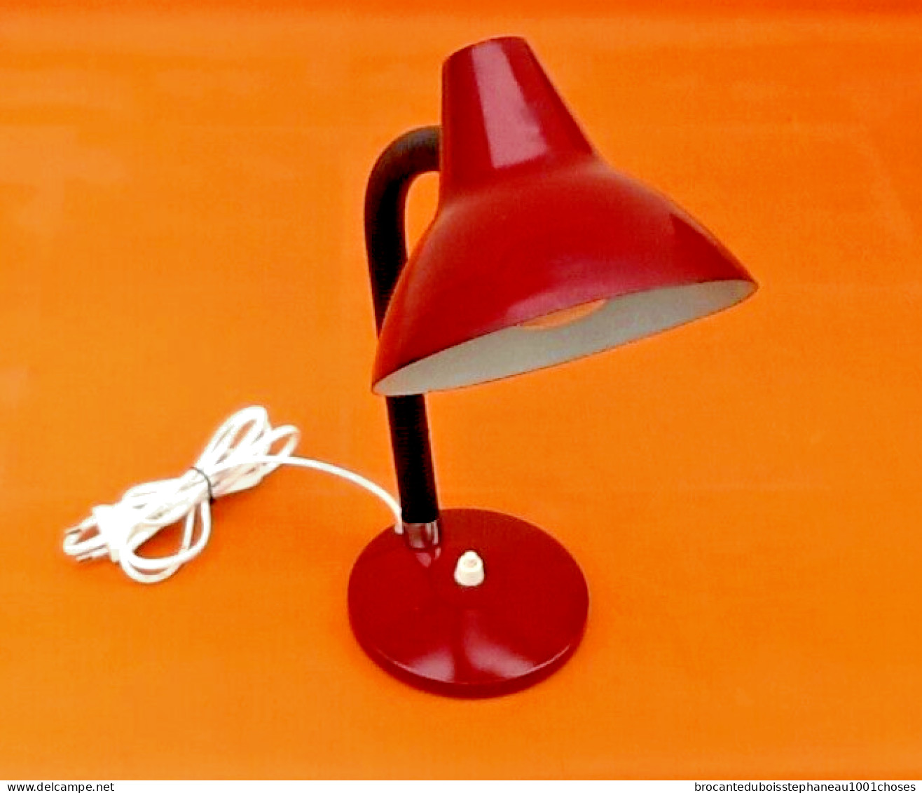 Années 1970   Lampe à Poser Ou Suspendre  Tige Articulée / Abat-jour Orientable - Lighting & Lampshades