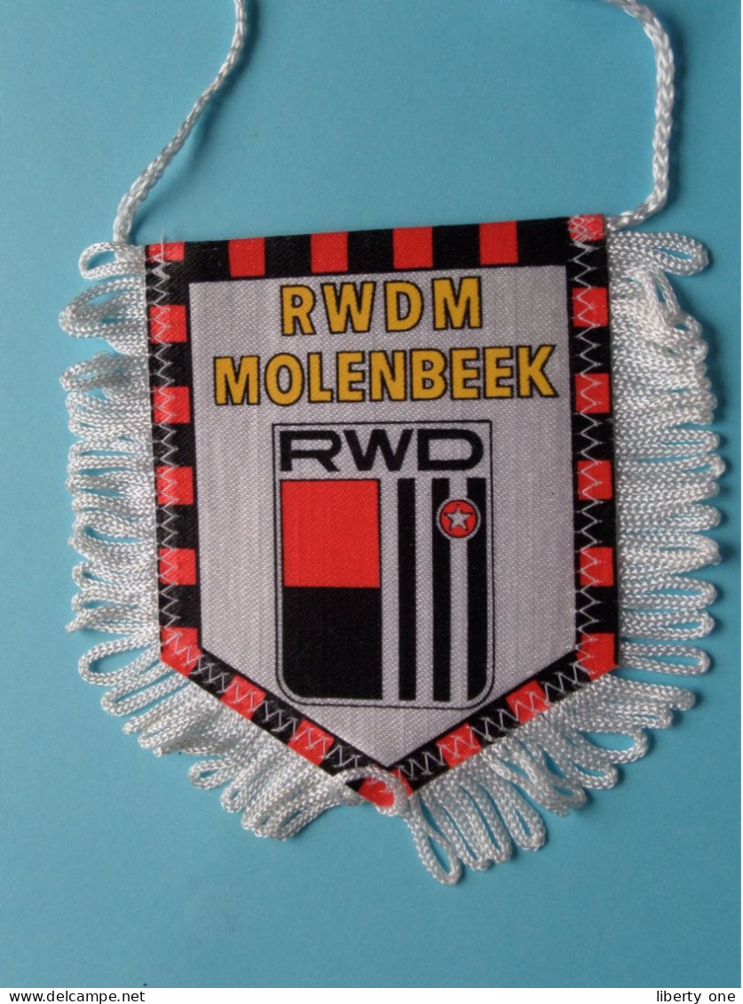 RWDM MOLENBEEK >> WIMPEL (Drapeau) FANION De FOOTBALL / VOETBAL (Pennant) > ( See Scan ) +/- 10 X 8 Cm.! - Apparel, Souvenirs & Other