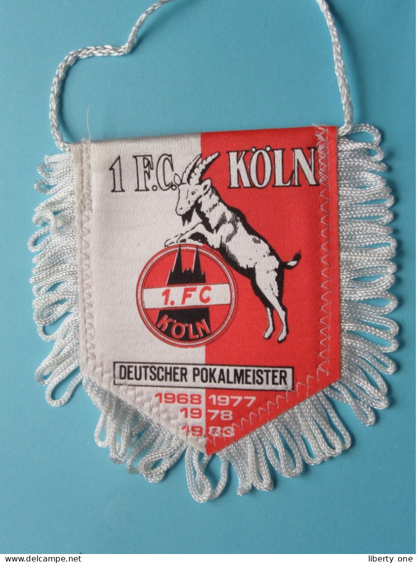 1. F.C. KÖLN >> WIMPEL (Drapeau) FANION De FOOTBALL / VOETBAL (Pennant) > ( See Scan ) +/- 10 X 8 Cm.! - Bekleidung, Souvenirs Und Sonstige