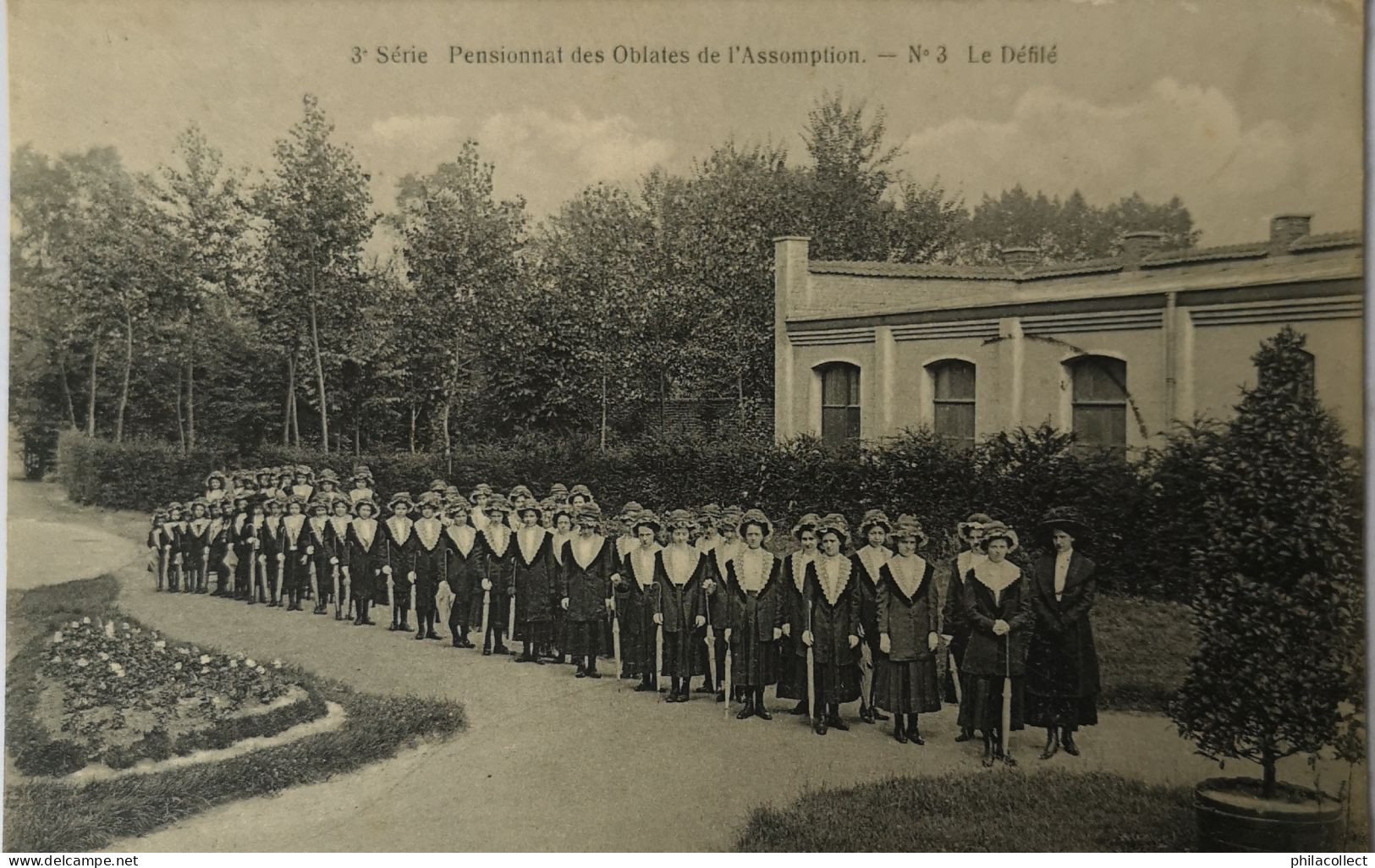 Froyennes? // Pensionnat Des Oblates De L' Assumption No. 3. Defilé 3e Serie 1914 - Otros & Sin Clasificación