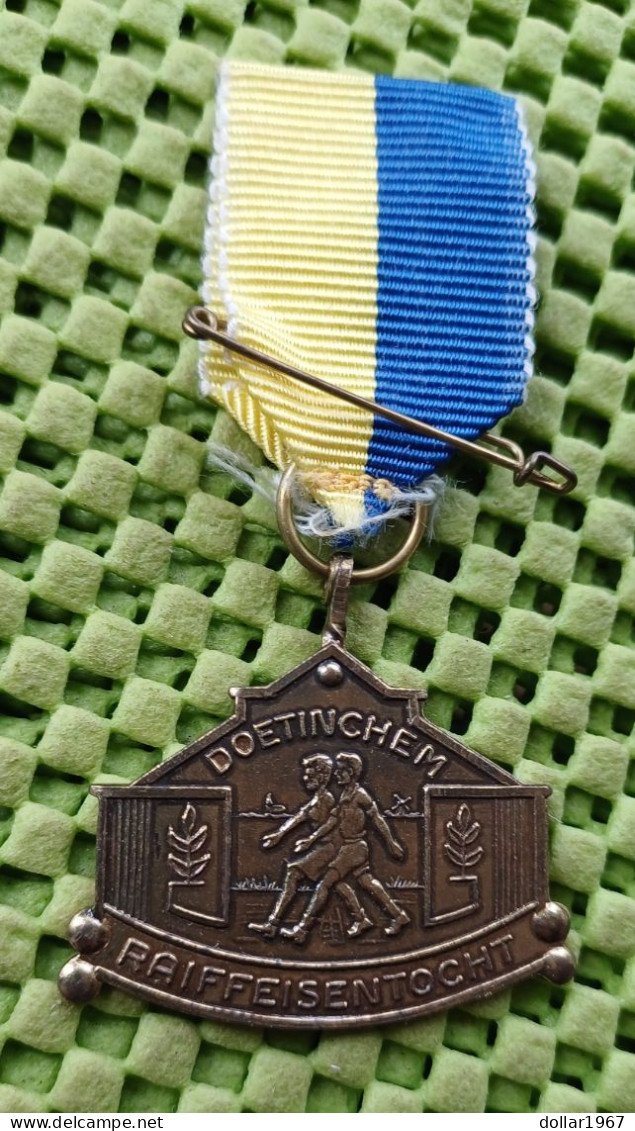 Medaille -  Raiffeisen Tocht Doetinchem . 1-4-1969  -  Original Foto  !!  Medallion  Dutch - Sonstige & Ohne Zuordnung