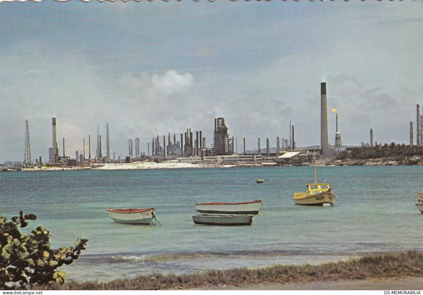 Aruba - Lago Oil Refinery Old Postcard - Aruba