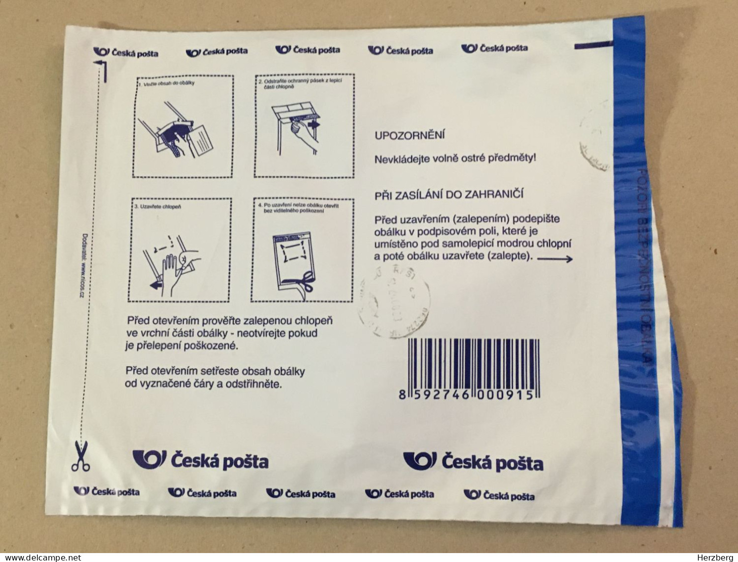 Ceska Republika Ceska Posta Used Letter Stamp Circulated Cover Registered Barcode Label Printed Sticker Praha 2017 - Covers & Documents