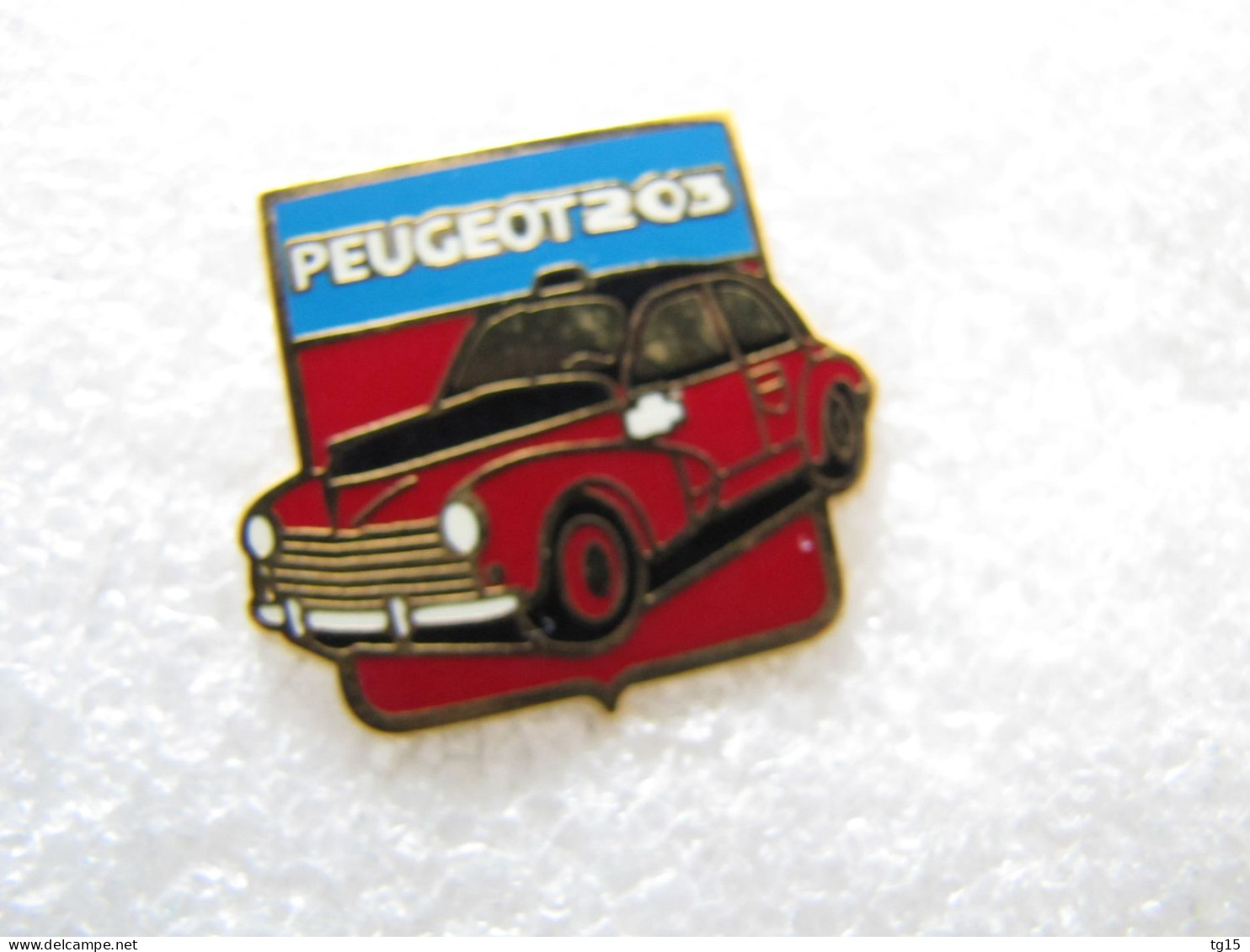 PIN'S    PEUGEOT  203   TAXI  Zamak  HELIUM - Peugeot