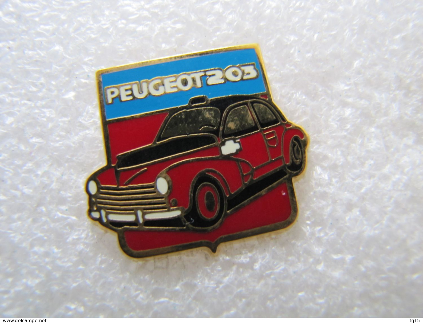 PIN'S    PEUGEOT  203   TAXI  Zamak  HELIUM - Peugeot
