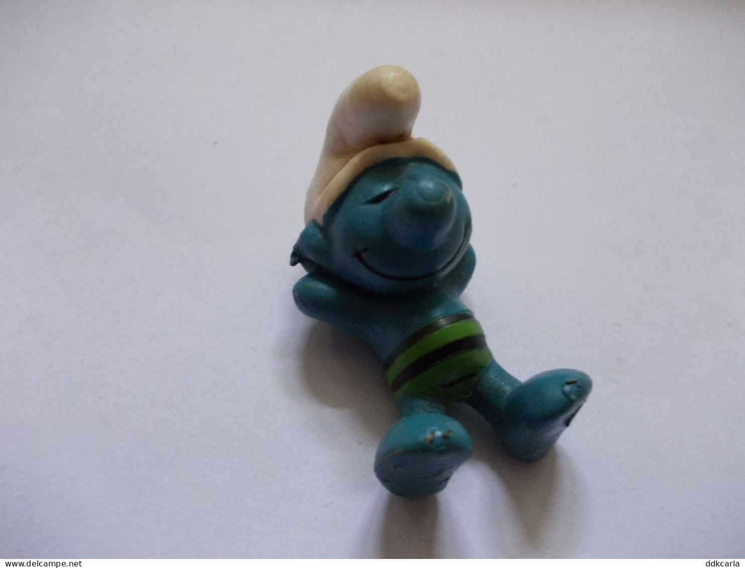 Figurine Schtroumpf / Smurf Liggend Met Groene Broek - Schtroumpfs