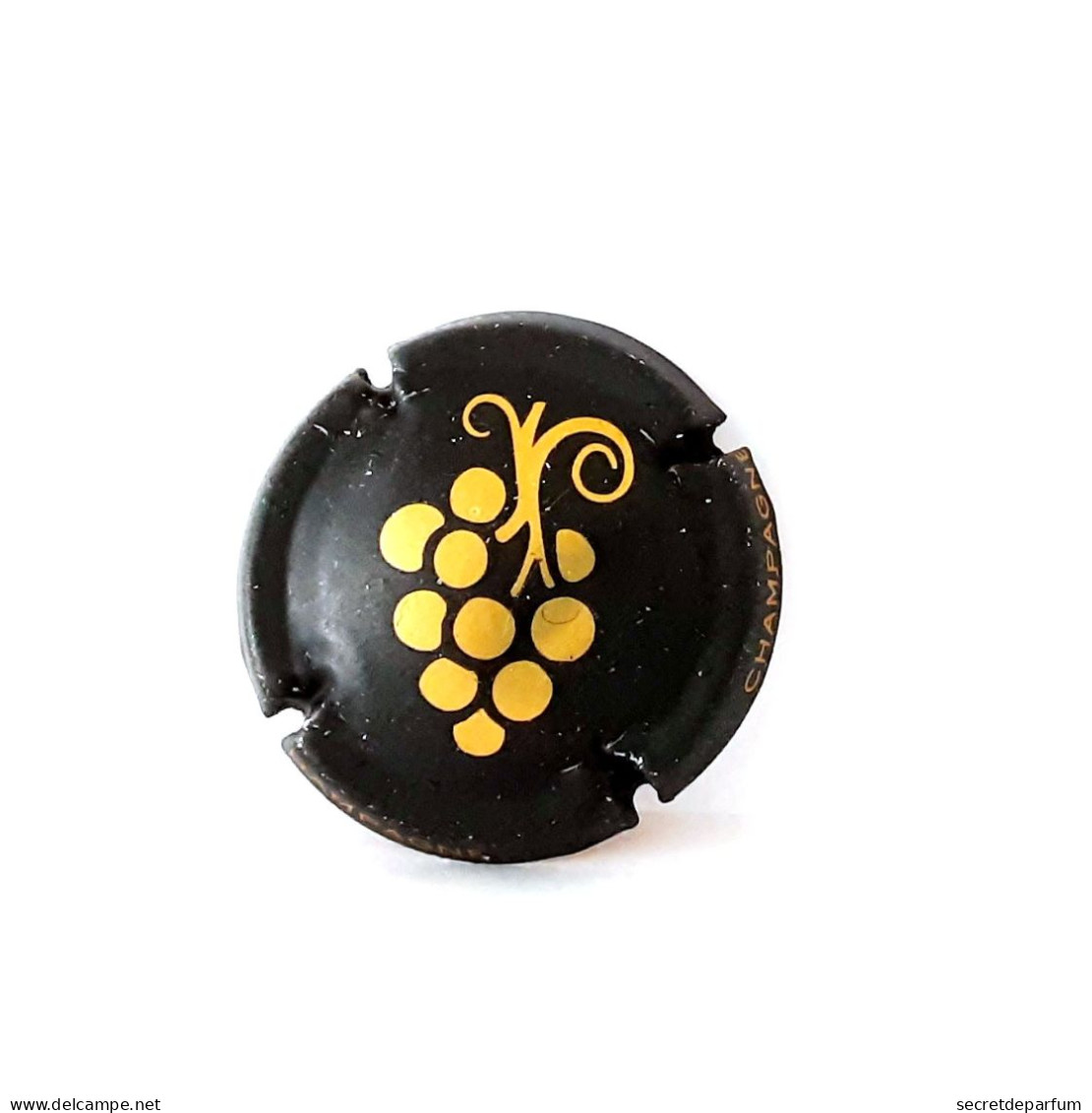 Capsules Ou Plaques De Muselet CHAMPAGNE  Générique GRAPPE RAISIN DORÉE FOND MAT - Collezioni