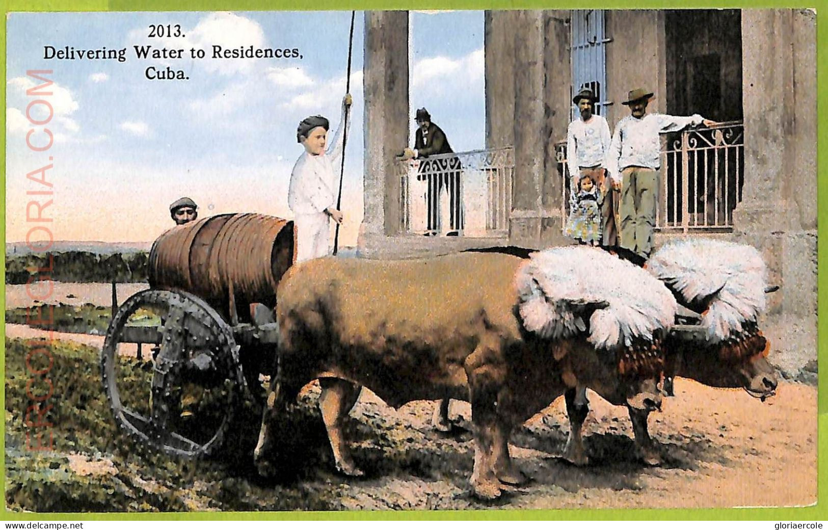 12747 - CUBA- Vintage Postcard - Delivering Water To Residences - Cuba