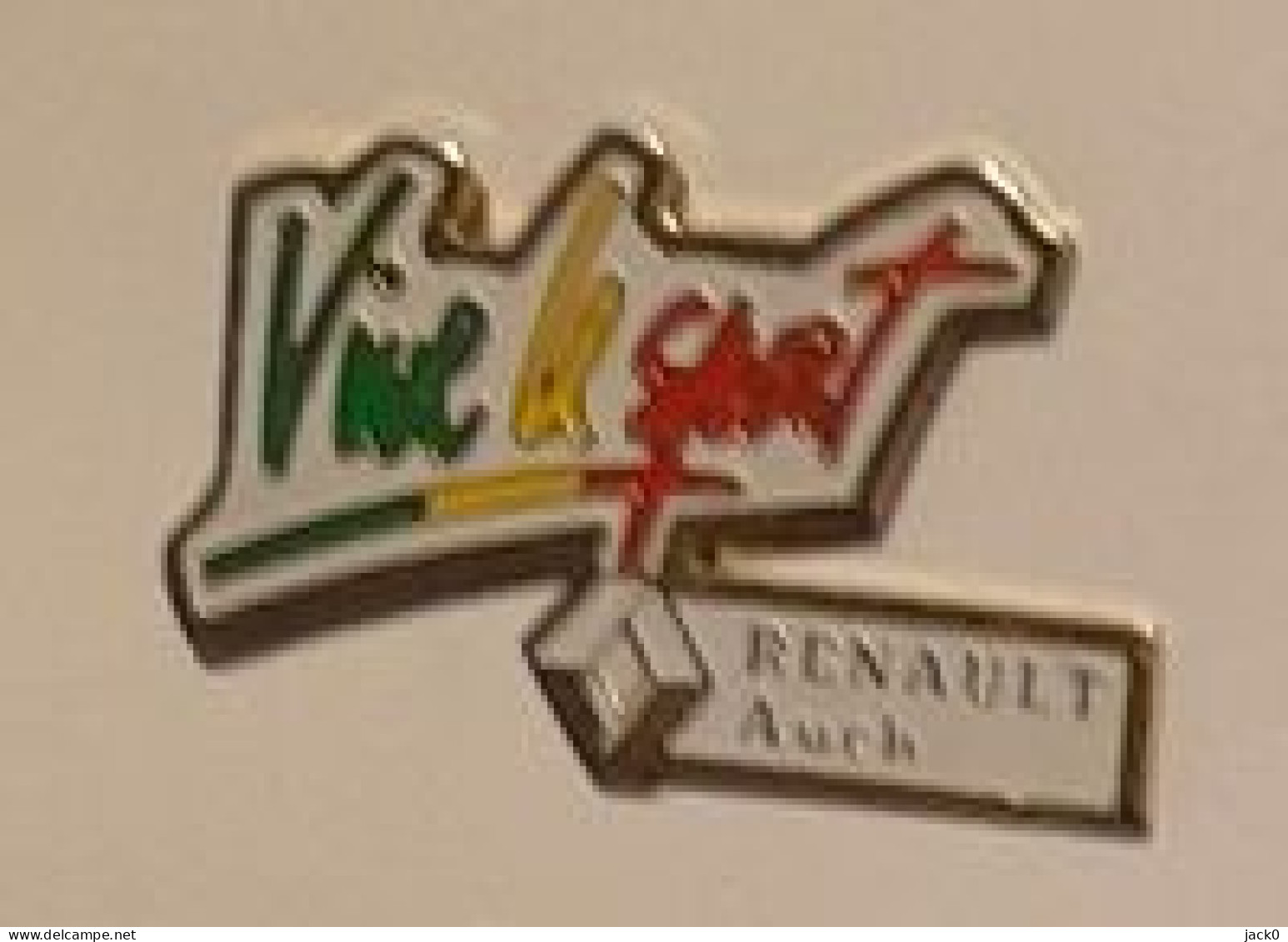 Pin's  Ville, Garage  Automobiles  RENAULT  à  AUCH,  Vive  Le  Sport  ( 32 ) - Renault