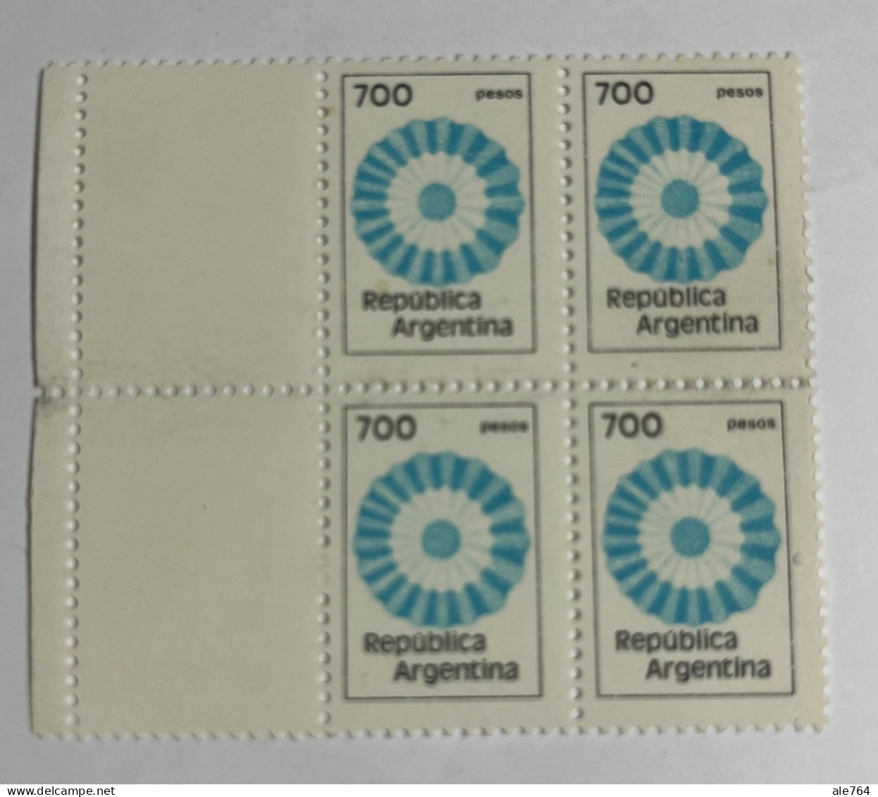 Argentina 1979/82 Escarapela $ 700 Con Complemento Izq. Mate Fosf., GJ 1870ACZ, S 1214, MNH. - Ungebraucht