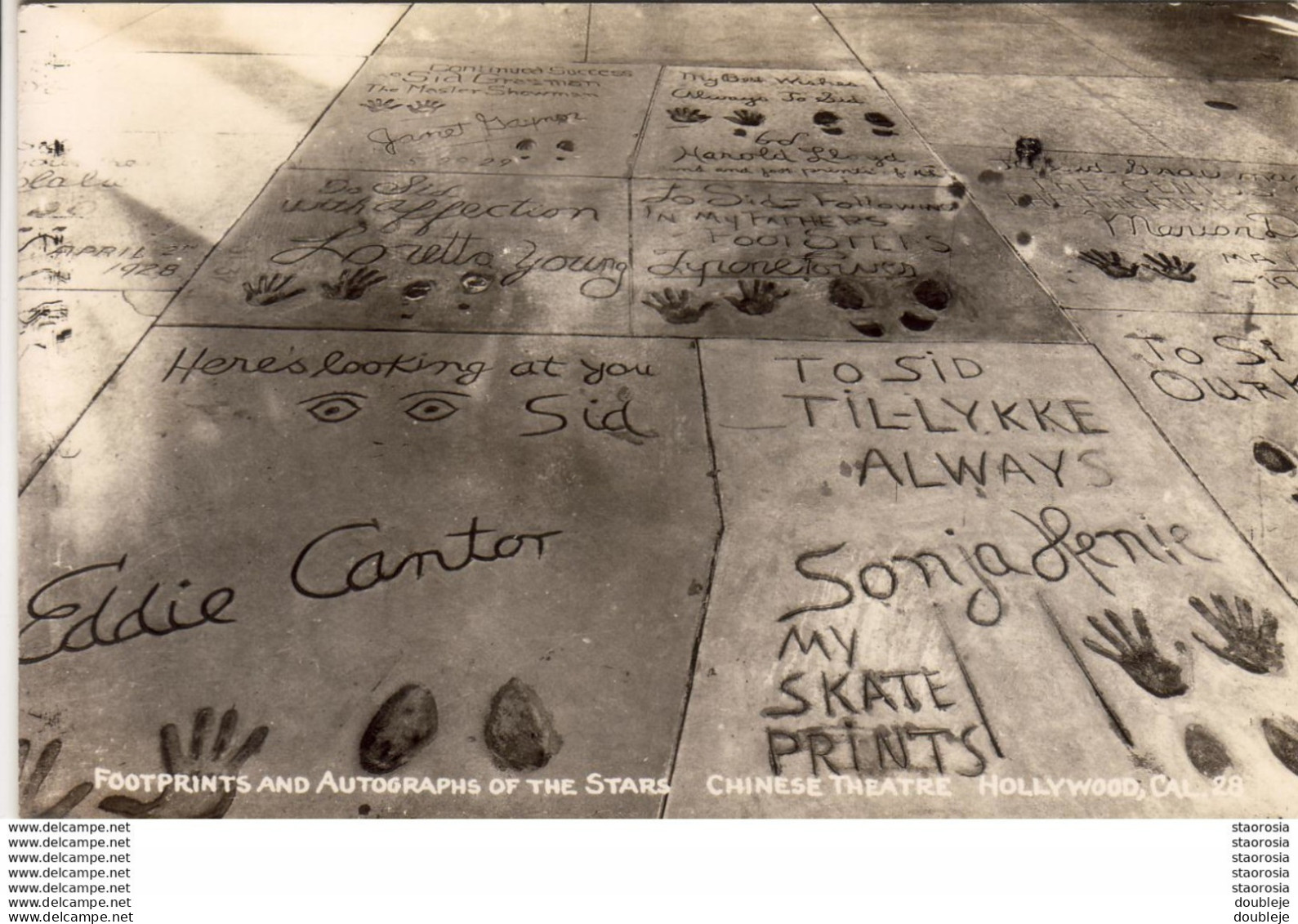 FOOTPRINTS AND AUTOGRAPHS OF THE STARS - CHINESE THEATRE HOLLYWOOD CAL - Los Angeles