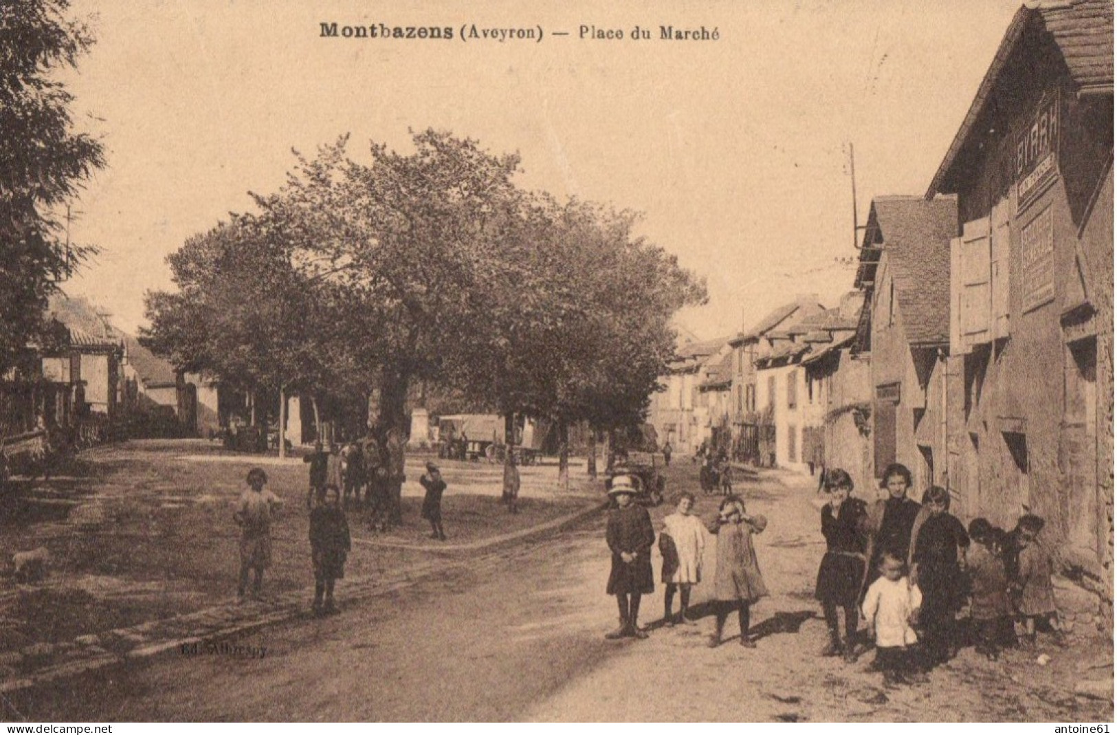 MONTBAZENS - Place Du Marché (groupe D'enfants écoliers) - Montbazens