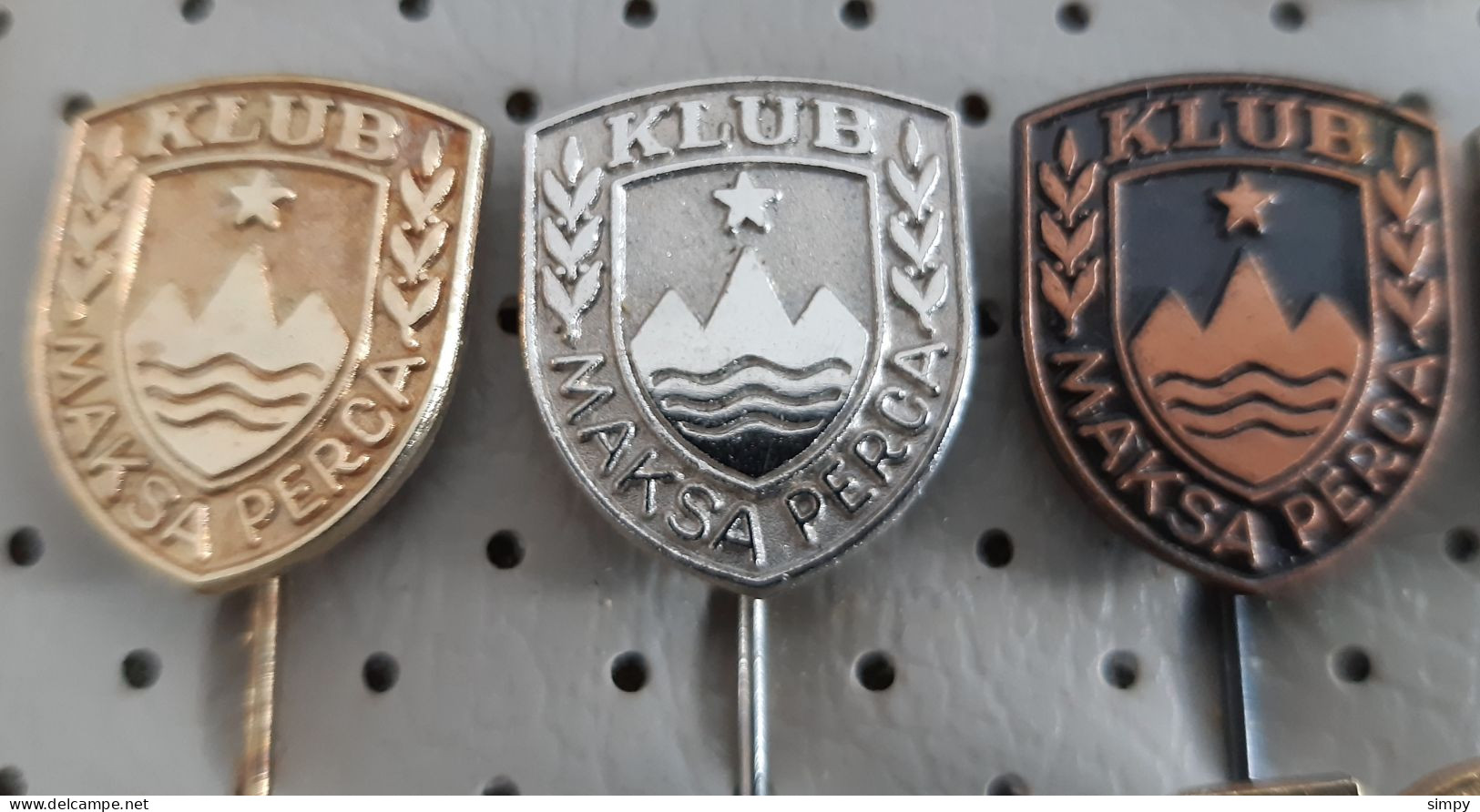 POLICE Club Maksa Perca  Slovenia Pins - Police